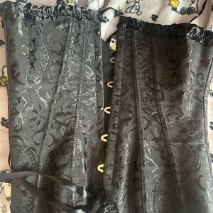 Elegant Black Lace-Up Corset